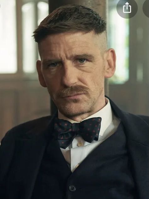 Shelby Haircut, Thomas Shelby Haircut, Classy Haircut, Peaky Blinders Hair, Disconnected Haircut, Lumberjack Beard, Arthur Shelby, Side Part Haircut, Short Textured Hair