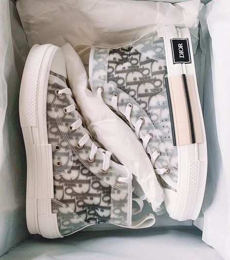 THREADS on Instagram: “Box fresh Dior sourced and delivered to @queenofjetlags 👌 . . . #Dior #SOTD #PersonalShopping #PersonalStyling” Sneaker Shop, Dr Shoes, Nike Air Shoes, Fresh Shoes, Hype Shoes, Shoe Inspo, Aesthetic Shoes, Swag Shoes, Dior Shoes