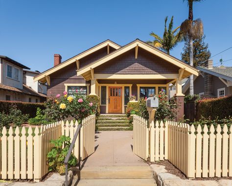 1920 Bungalow Remodel, Bungalow Exterior Colors, California Craftsman Bungalow, 1920s Craftsman Bungalows, 1920 Bungalow, Craftsman Bungalow Exterior, Bungalow Remodel, California Craftsman, 1920s Bungalow