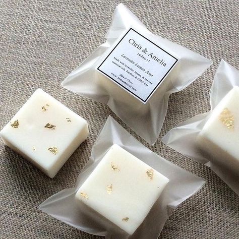 Soap Packaging Diy, Handmade Soap Packaging, Candle Making Recipes, Easy Soap Recipes, Soap Wedding Favors, Soap Packing, Soap Making Recipes, Loofah Soap, Candle Making Business