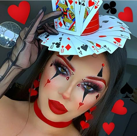 Playing Cards Makeup Look, Vegas Theme Costume Ideas, Cute Queen Of Hearts Makeup, Queen Of Hearts Eye Makeup, Halloween Makeup Queen Of Hearts, Queen Of Hearts Makeup Look, Queen Of Hearts Costume Makeup, Queen Hearts Costume, Playing Card Makeup