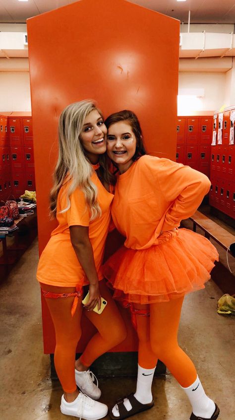 Orange Out Spirit Week Outfits, Orange School Spirit Outfits, Orange And Black Spirit Day Outfit, Past Vs Future Spirit Week Outfits, Orange Spirit Day Outfit, Orange Out Football Game Outfit, Football Game Outfit Highschool, Homecoming Spirit Week, School Spirit Week