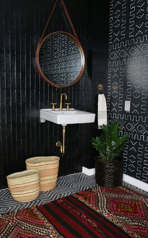 African Inspired Decor, Unique Interior Design, Home Decor Baskets, Boho Bathroom, African Decor, Amber Interiors, Bathroom Trends, Dark Interiors, Blue Bathroom