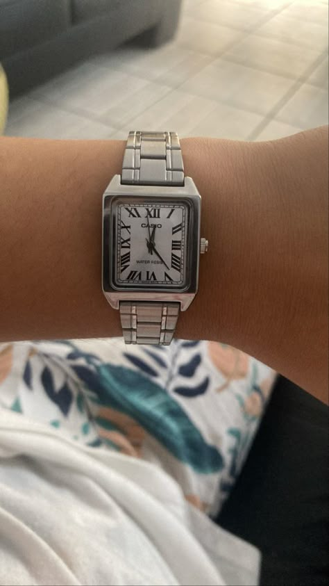 Casio Old Money Watch, Casio Vintage Watch Woman Silver, Silver Timeless Watch, Casio Silver Watch, Silver Casio Watch, Casio Watch Aesthetic, Old Money Watch, Casio Watch Women, Casio Vintage Watch