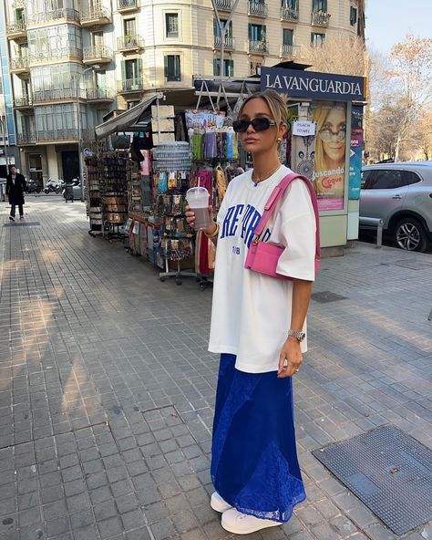 💘💘💘 | Instagram Summer Outfits Travel, Comfortable Summer Outfits, Girls Fashion Tops, Comfy Summer Outfits, Lightweight Denim Jacket, Blue Maxi Skirt, Maxi Lace Skirt, Summer Attire, Fashion 2024