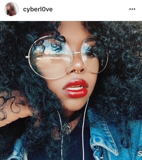 Red lip curly and oversized round glasses Circle Glasses Aesthetic, Big Round Glasses Aesthetic, Big Circle Glasses, Round Glasses Aesthetic, Big Chunky Glasses, Thick Round Glasses, Oversized Circle Glasses, Round Glasses, Black Oversized Glasses