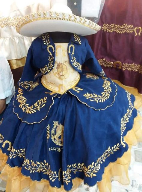 Mariachi Quinceanera Dress, 15 Birthday Dresses, Royal Blue Quinceanera, Vestido Charro, 15 Girls, Mexican Quinceanera Dresses, Charro Quinceanera Dresses, Quinceañera Dresses, Quinceanera Photoshoot