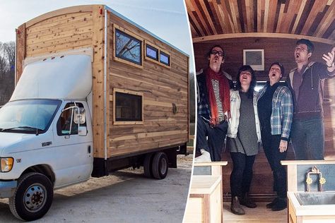 Que faire d'un vieux Ford E-450 bon pour la casse ? Une tiny-house (ou un camping-car) évidemment ! L’article Tiny House : Il transforme un fourgon utilitaire en un étonnant camion aménagé est apparu en premier sur NeozOne. Car Camping, Camping Car, Transformers, Tiny House, Ford, Camping, Van