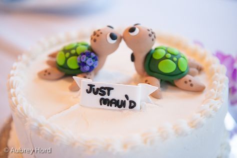 Turtle Wedding Cake, Turtle Cake Topper, Turtle Wedding, Hawaiian Wedding Cake, Hawaii Cake, Gay Wedding Cakes, Hawaii Photos, Hawaii Landscape, Turtle Theme