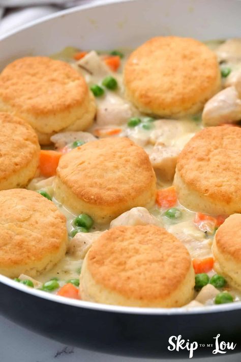 baked biscuits topping the chicken pot pie filling in a skillet Chicken Pot Pie Recipe With Biscuits, Biscuit Pie, Chicken Pot Pie With Biscuits, Pot Pie With Biscuits, Baked Biscuits, Chicken Biscuit, Chicken Pot Pie Filling, Pot Pie Filling, Creamed Onions