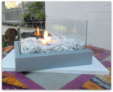 3 Hot DIY Fire Features For The Patio: DIY Portable Fireplace Portable Fireplace, Putz House, Outdoor Fire Pit Designs, Fire Pit Ring, Portable Fire Pits, Patio Fire Pit, Diy Posts, Diy Fire Pit, Outdoor Diy Projects