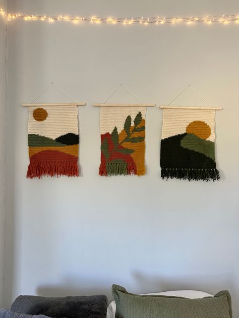 Three small crochet tapestries in a line, orange and green. Two mountain scenes and one leaf. Large Crochet Tapestry, Crochet Tapestries, Crochet Critters, Tapestry Room, Crochet Wall Art, Easy Room Decor, Macrame Dream Catcher, Forest Tapestry, Large Tapestries