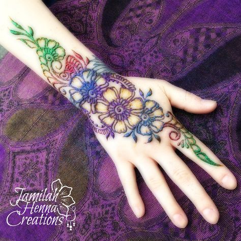 Henna with glitter www.JamilahHennaCreations.com Rainbow Henna, Henna Practice, Glitter Henna, Henna Hands, Unique Henna, Henna Color, Henna Nails, Arabic Henna Designs, Henna Mandala