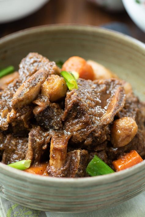 Instant Pot Galbi Jjim, Korean Short Ribs Instant Pot, Galbijjim Recipe, Galbi Jjim Recipe, Korean Soups, Korean Braised Short Ribs, Asian Potluck, Korean Bapsang, Instant Pot Korean