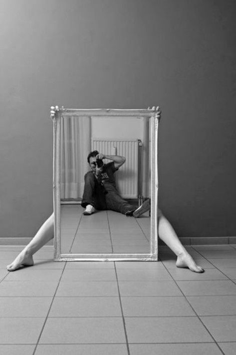 40 Brilliant Self Portrait Photography Ideas And Tips Mirror Photography, Reflection Photography, Self Portrait Photography, Foto Tips, Conceptual Photography, Trik Fotografi, Creative Portraits, Creative Photos, A Mirror