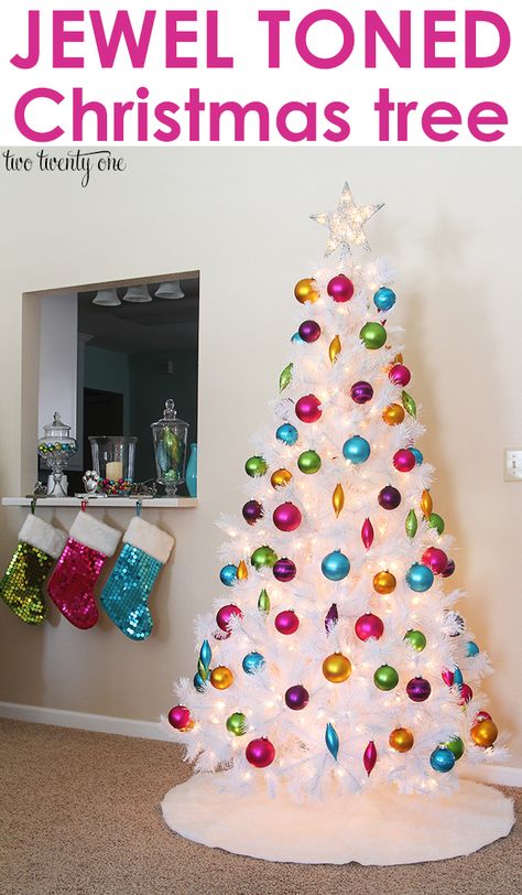 Beautiful white Christmas tree with jewel toned ornaments! White Christmas Tree Decorations, Christmas Tree Decorated, Big Christmas Tree, Retro Christmas Decorations, A White Christmas, Christmas Tree Inspiration, White Christmas Trees, 2020 Trends, Christmas Tree Design