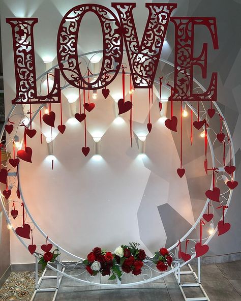 Circle wedding arch #weddingach #St.ValentinesDay #weddingday #weddingdecor #weddingdecoration #circleweddingarch #St.Valentinesdecor #valentinesdaydecorations #valentinesdaydecorationsoutdoor #valentinesdayideas #valentinesdecorideas #weddingdecorideas Decoration For Valentines Day, Photo Backdrop Christmas, Decor Valentines Day, Reception Backdrop, Wedding Reception Backdrop, Wedding Entrance Decor, Booth Wedding, Valentines Balloons, Wedding Arches