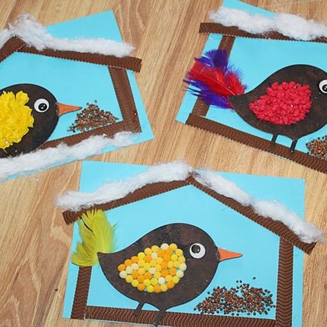 Christmas Art For Kids, Winter Art Lesson, School Kids Crafts, Winter Kindergarten, Classroom Art Projects, Spring Crafts For Kids, Hand Crafts For Kids, Bird Crafts, Winter Bird