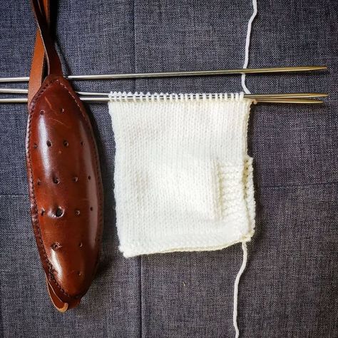 Nadine Buntenbeck's knitting belt and sample piece of class knitting on long double pointed needles from her online knitting belt class with Janette Budge. Shetland Knitting, Shetland Wool Week, Fair Isle Knitting Patterns, Learn How To Knit, Shetland Wool, Knit In The Round, Knit Picks, Fair Isle Knitting, Knitwear Design