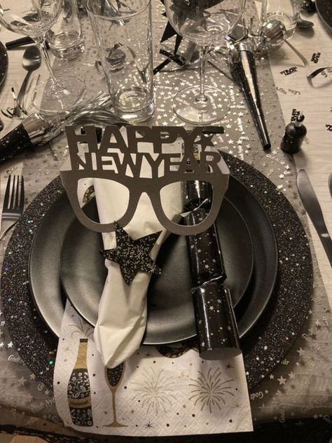 50+ Elegantly Stylish New Years Eve Table Setting Ideas | HubPages New Year Home Decor Ideas, New Years Eve Table, New Years Eve Table Setting, New Years Dinner Party, New Year Home Decor, Nye Dinner, New Years Eve Party Ideas Decorations, Nye Decorations, House Party Decorations