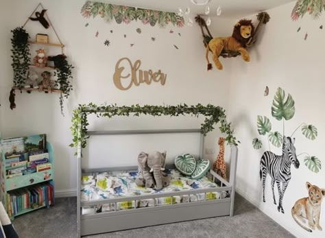 Nursery Room Jungle Theme, Animal Themed Toddler Room, Nursery Decor Jungle Theme, Safari Toddler Room Boys, Toddler Safari Bedroom, Toddler Jungle Bedroom, Jungle Theme Playroom, Jungle Room Ideas, Safari Kids Room Jungle Theme