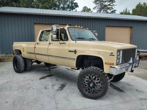 First Gen Cummins Dually, Square Body Chevy Crewcab, Square Body Suburban 4x4, Crew Cab Square Body Chevy, Lifted Square Body Chevy, Square Body Chevy 4x4, Square Body Dually, Chevy Square Body Trucks, K30 Dually