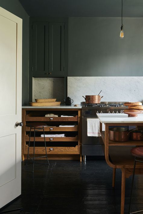 Kitchen of the Week: A London Kitchen Inspired by Traditional Haberdashery Stores - Remodelista Greige Design, Devol Kitchens, Victorian Townhouse, London Kitchen, Kitchen Display, Oak Cabinets, World Of Interiors, Oak Furniture, Architectural Digest