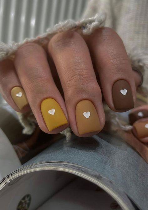 Different Color Nails, Painting Nails, Yellow Nails Design, Cute Nails For Fall, Nail Art At Home, Minimal Nails, Winter Nail Designs, Fall Nail Art, Brown Nails