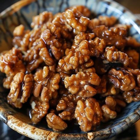 Quick Candied Walnuts Recipe Caramel Walnuts Recipes, Candied Walnuts Easy, Candied Walnuts Recipe, Candied Walnuts For Salad, Candied Walnut Recipe, Glazed Walnuts, Walnut Uses, Walnuts Recipe, Walnut Recipes