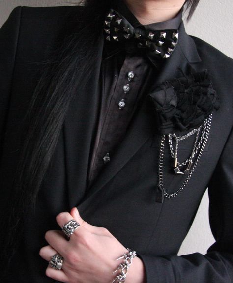 Nicely manry Androgynous Models, Goth Guys, Goth Wedding, Dark Wedding, Prom Suits, Estilo Punk, Gothic Wedding, Goth Outfits