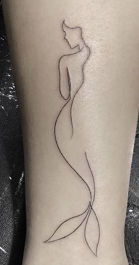 Abstract Mermaid Tattoo, Mermaid Fine Line Tattoo, Sea Shells Tattoo Ideas, Mermaid Tattoo Minimalist, Mermaid Anchor Tattoo, Small Mermaid Tattoo, Continuous Line Tattoo, Siren Tattoo, Swimming Tattoo