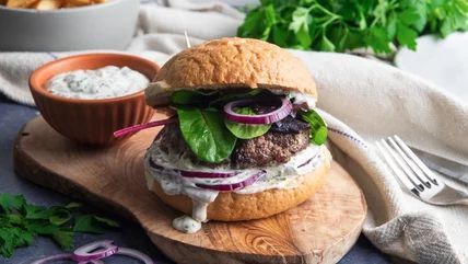 Best Lamb Burger Recipe Lamb Burger Recipe, Lamb Burger Recipes, Ground Lamb Recipes, Lamb Patties, Garlic Parmesan Fries, Lamb Burger, Greek Turkey Burgers, Lamb Burgers, Turkey Burger Recipes