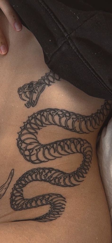 Stomach Tattoos Ideas, Body Tattoos For Women, Hot Tattoo Ideas, Tattoo Belly, Lower Belly Tattoo, Abdomen Tattoo, Backpiece Tattoo, Stomach Tattoo, Tattoo Snake