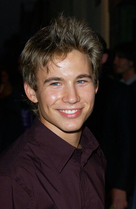 Jonathan Taylor Thomas attends the premiere for "Speedway Junky" at the Regent Showcase Theatre in Los Angeles, California, on August 27, 2001. Jonathan Taylor Thomas 90s, Johnathon Taylor Thomas, Jonathan Taylor Thomas Now, Jonathan Taylor Thomas, Jonathan Taylor, August 27, Fictional Crushes, Los Angeles California, Eminem