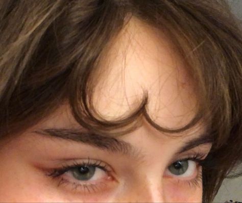 aesthetic bangs heart shape <3 | Heart face shape, Heart hair, Hairstyle Hearts Girl, Heart Face, Heart Hair, Heart Face Shape, Pretty Eyes, Ravenclaw, Face Shape, Aesthetic Girl, Maquillaje De Ojos