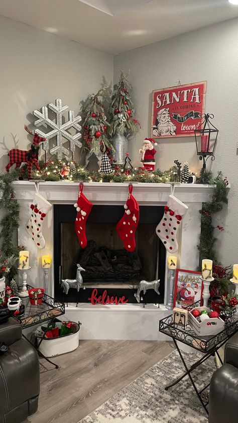 Corner Fireplace Christmas Decorating Ideas, Christmas Corner Fireplace Mantels, Corner Fireplace Christmas Decorations, Christmas Corner Fireplace Decor, Decorating A Corner Fireplace, Christmas Corner Mantle Decor, Corner Fireplace Christmas Decor, Corner Fireplace Decorating Ideas, Corner Mantle Decor