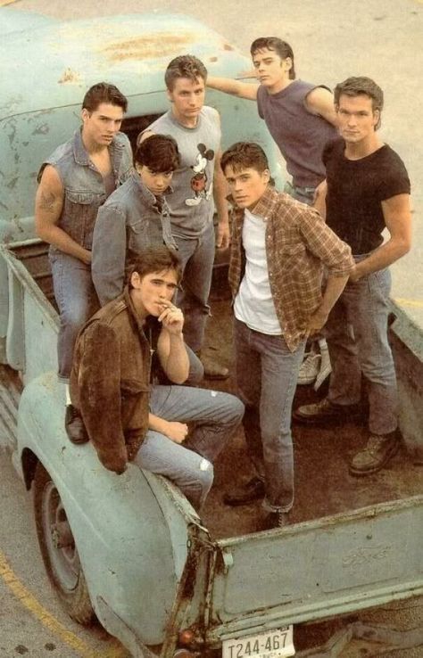 The Outsiders Preferences, The Outsiders Imagines, Aesthetic 80s, The Outsiders 1983, Vintage Foto's, Emilio Estevez, Robert Downey Jr., Good Will Hunting, Rob Lowe