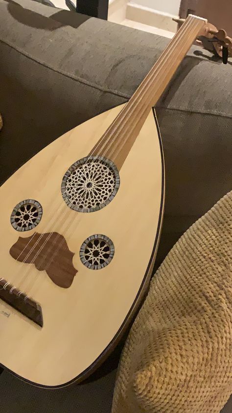 Oud Instrument Aesthetic, Oud Music, Oud Instrument, Arab Music, Arabic Music, Couple Wallpaper Relationships, Traditional Music, Music Aesthetic, Couple Wallpaper