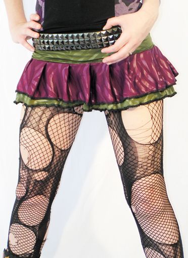 Purple & Green Ruffled Mini Skirt Cool Tights, and Studded Belt Venus Mcflytrap Aesthetic, Pink Punk Aesthetic, Goth Tights, Scene Pants, Venus Mcflytrap, Cool Tights, Plant Monster, Aesthetic Plant, 2000s Outfit