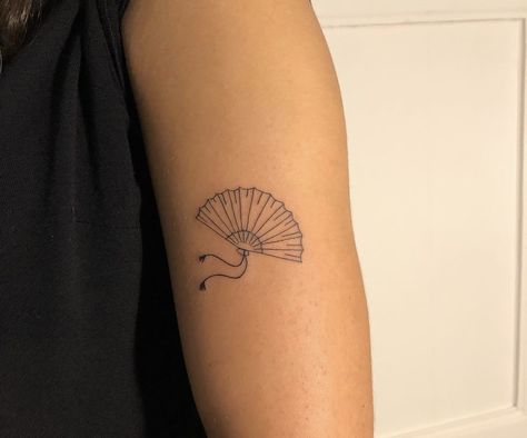 Simple Fan Tattoo, Pamaypay Tattoo, Fan Tattoo Placement, Spanish Fan Tattoo Flamenco, Vintage Fan Tattoo, Small Fan Tattoo, Spanish Fan Tattoo, Asian Fan Tattoo, Hand Fan Tattoo