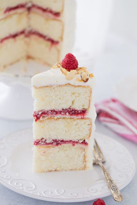 Honey Mascarpone, Raspberry Cake Recipe, Lemon Raspberry Cake, Raspberry Cake Recipes, Raspberry Compote, Mascarpone Filling, Raspberry Scones, Whipped Honey, Raspberry Cake