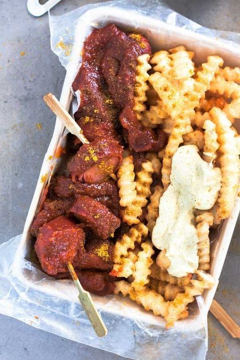 Curry Ketchup Recipe, Currywurst Recipe, Street Food Recipe, Types Of Sausage, German Food Authentic, Curry Ketchup, Germany Food, German Sausage, Ketchup Recipe