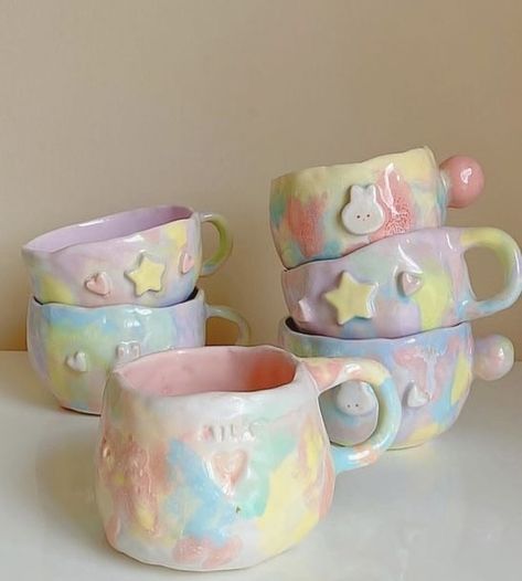 Cup Painting Designs Mug Ideas, Vogue Kitchen, Cute Cutlery, Plates Cute, Kitchen Interior Inspiration, Dishes Plates, Cute Furniture, Tanah Liat, Pottery Painting Designs