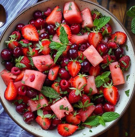 Lily's Bites - 🍉🍉🍉 Watermelon Fruit Salad with Lime Mint... Watermelon Mint Salad, Cheesesteak Pasta, Watermelon Fruit Salad, Mint Dressing, Summer Fruit Salad, Office Food, Cold Salads, Summer Salads With Fruit, Mint Salad