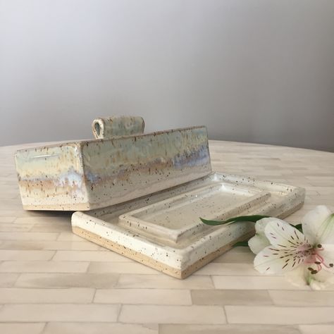 Butter Dish With Knife Holder, Handbuilt Butter Dish, Butter Tray Ceramic, Butter Holder Pottery, Butter Dish Pottery, Pottery Butter Dishes, Handbuilt Pottery, Pottery Butter Dish, Slab Ceramics