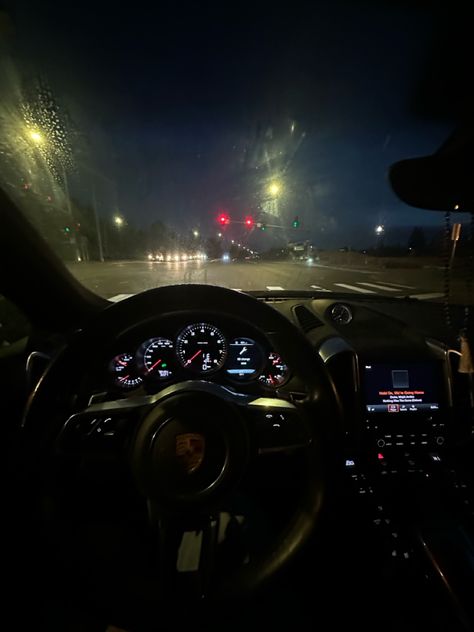 driving @ night in a porsche steering wheel Porsche Steering Wheel, Ips Wallpapers, Mazda Suv, Driving Night, Breaking Bad Jesse, Black Porsche, Snow Night, Car Poses, Girly Car Accessories