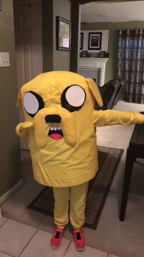 My daughter dabbing in her costume 🎃 Jake from Adventure Time by me Finn And Jake Halloween Costumes, Budget Halloween Costumes, Jake The Dog Costume, Gunter Adventure Time Costume, Jake Adventure Time Costume, Jake From Adventure Time Costume, Adventure Time Halloween Costumes, Jake Cosplay Adventure Time, Finn Cosplay Adventure Time