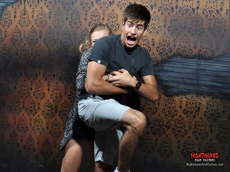 Haunted House Reactions, Haunted House Pictures, Drawing Meme, Funny Poses, Draw The Squad, Image Memes, Caught On Camera, Funny Drawings, Funny Reaction Pictures