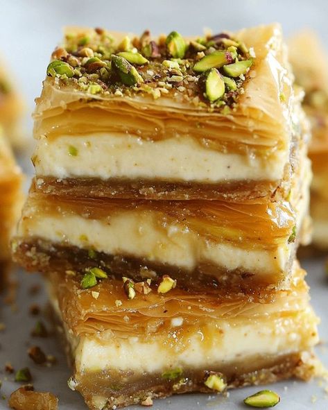 Baklava Cookies Recipe, Vegan Baklava, Pistachio Pie, Baklava Dessert, Baklava Cheesecake, Pistachio Cheesecake, Rich Cheesecake, Dessert Squares, Pistachio Baklava