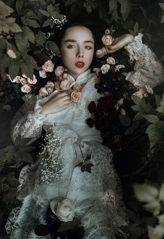 Future Photos, Garden Of Earthly Delights, Girl In Water, Surrounded By Flowers, Midnight Garden, Portrait Photography Women, Body Poses, Dark Photography, Underwater Photography